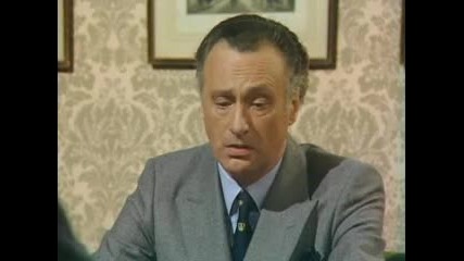 Yes Minister 3 - 3 The Skeleton in the Cupboard 