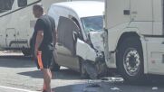 Кола се вряза в спрял камион в Благоевградско, има жертва