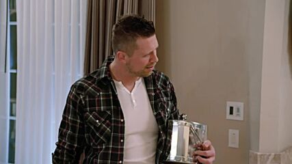 The Miz leaves Maryse waiting in the bath: Miz and Mrs., June 27, 2022