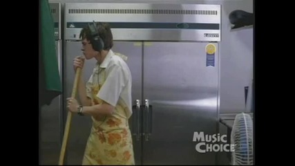 Kelly Clarkson - Walk Away
