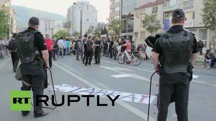 Протестиращите в Македония искат правителството да отстъпи в Скопие