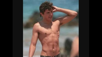 Секси Zac Efron ;**