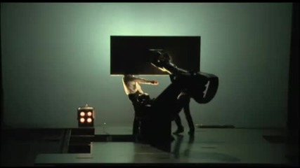 Танцуващият с робот 