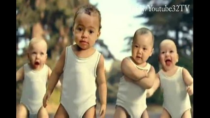 Бебета танцуват на песента Black Eyed Peas Pump It