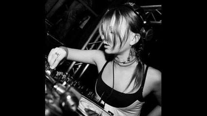 Lady Waks - Boom Boom Bow