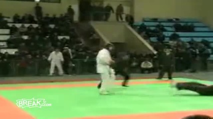 Massive One Kick Ko in Karate Sparring 