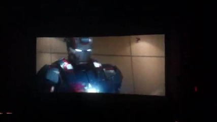 Железният Човек 3 / Iron Patriot напада Еър Форс Едно и президента
