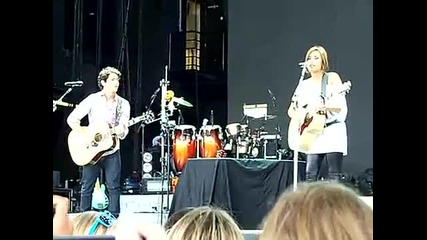Stop The World - Demi Lovato ft. Nick Jonas (soundcheck - 02 03 10) 