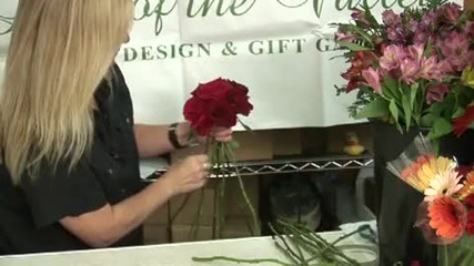 Wedding Flowers & Floral Arrangements How to Make a Bouquet for the Bride 