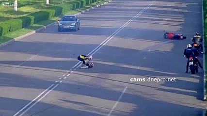 Моторист пада в резултат от безумното си управляване !