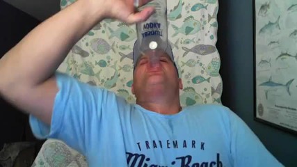Мъж пие 1 литър водка за 15 секунди