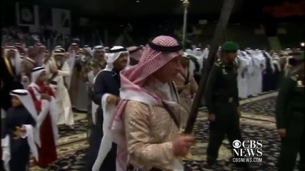 Принц Чарлз танцува с меч в Саудитска Арабия