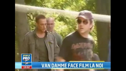 Звездата Жан - Клод Ван Дам по време на снимките на филма си 6 Куршума (2012)