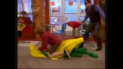 Zack and Cody (the Suite Life On Deck - Going Bananas) 