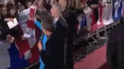 Джъстин Бийбър пристига на музикалните награди N R J 2010