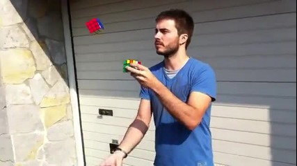 Реди Кубчето на Рубик с една ръка докато жонглира !!!