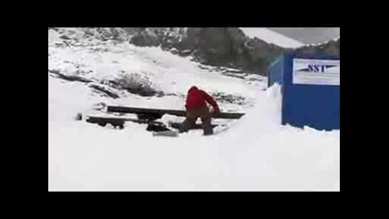 Love - Snowboard Trailer