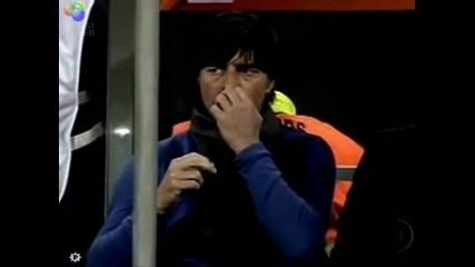 Треньорът на Германия си яде сопола 