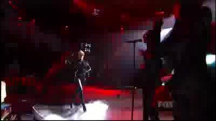 Rihanna performing Live rockstar 101 in American Idol 
