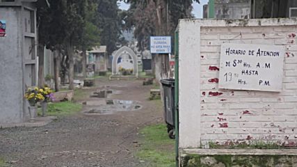 Chile: 'Fear the living not the dead‘ - cemetery caretaker living amid graves