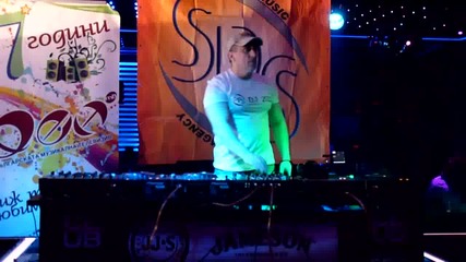 Dj Megamix In Action!