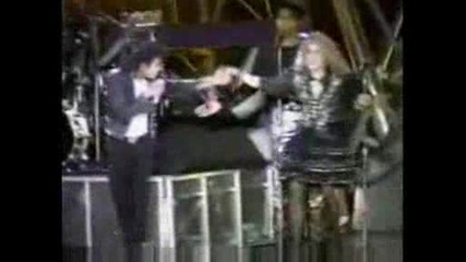Michael Jackson - Bad [на живо 1987]