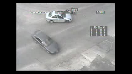 Жена помете моторист