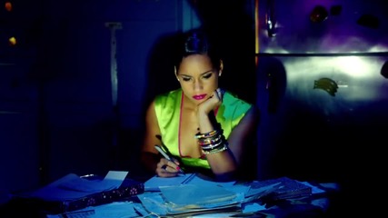 Alicia Keys - Girl On Fire ft. Nicki Minaj