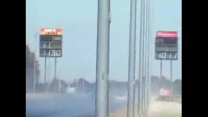 Drag racing - Mitsubishi Lancer Evo vs. Honda Civic Turbo