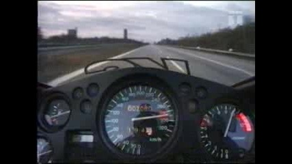 Motorist Diga 330 Km/h