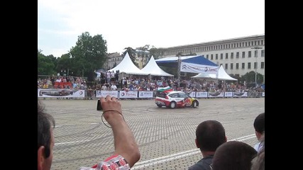 Sebastian Loeb се върти на жълтите павета със своят Сitroen C4 Wrc Част втора. 