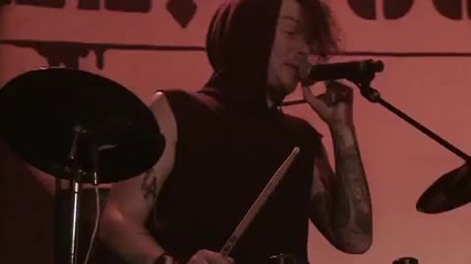 Hollywood Undead - Everywhere I Go (live) [unmasket]