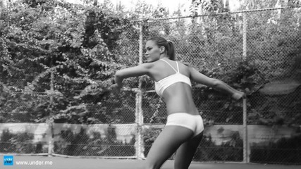 Секси спорт с Bar Refaeli