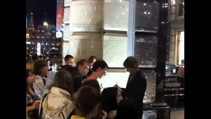 Майкъл Бей и Джош Дюамел пристигат в Москва