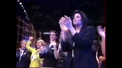 Даяна Рос в скута на Майкъл - 96 Wma