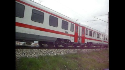 влак 4612 с нови спални вагони