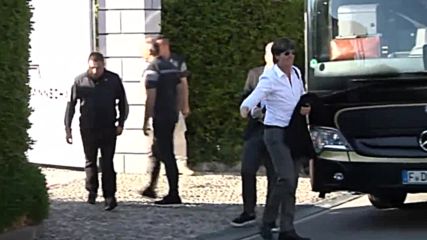 Швайни пристигна с Бундестима в Аскона, ще обясни ситуацията днес
