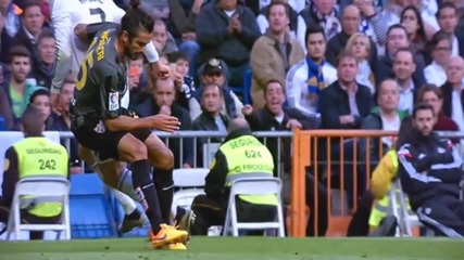 Кристиано Роналдо скри топката на играч на Малага