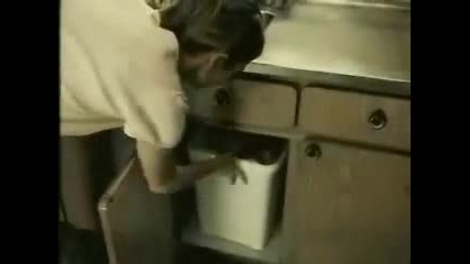 Какво ли не правят мъжете за гледане на мач 