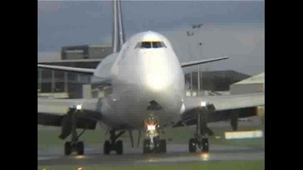 747 Takeoff Singapore Airlines Cargo