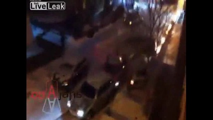 боулинг с автомобили на лед