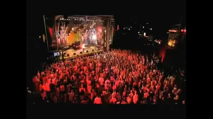 { Ето Ви И Една Добра Версия на } Crack a Bottle Ft. Eminem
