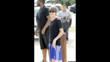 Justin_bieber_at_the_beach_in_sy