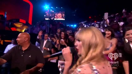 02. Taylor Swift - Sparks Fly (iheartradio Music Festival 2012)