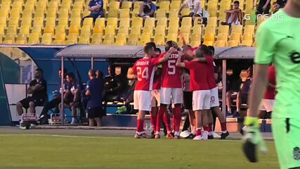 Бурната радост в "червено" след гола на Елитон