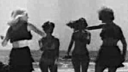 Beach girls and the monster, трейлър