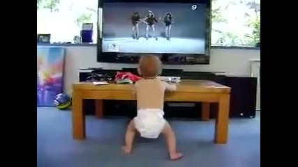 Сладко Бебенце Танцува По Памперс На - single Ladies
