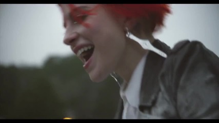 Paramore - Ain't It Fun ( Официално Видео )