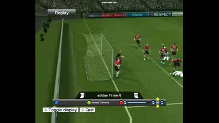 Pro Evolution Soccer 2009 **странична ножица