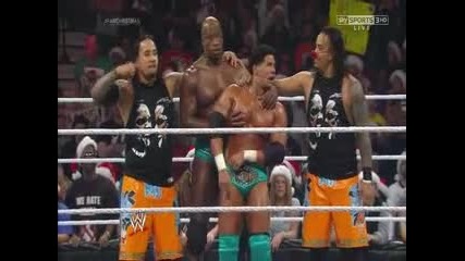 Darren Young & Titus O'neil vs The Usos - Wwe Raw 23/12/13
